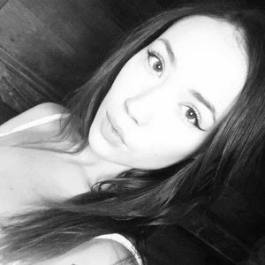 Meet your Posher, Cortney